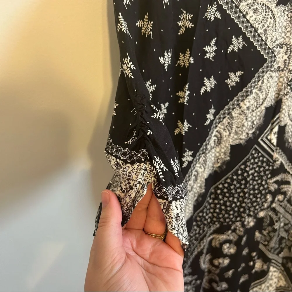 H&M • Button Down Patterned Dress - Picture 6 of 7